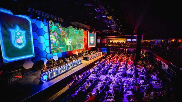 FPX获得英雄联盟手游职业资格赛•全国大赛赛道总冠军