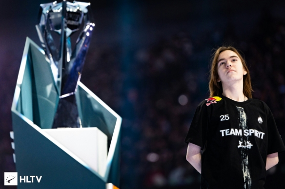 Kenzhu谈EDG被横扫：今天哪里谈的上遗憾？这状态后面赢不了！