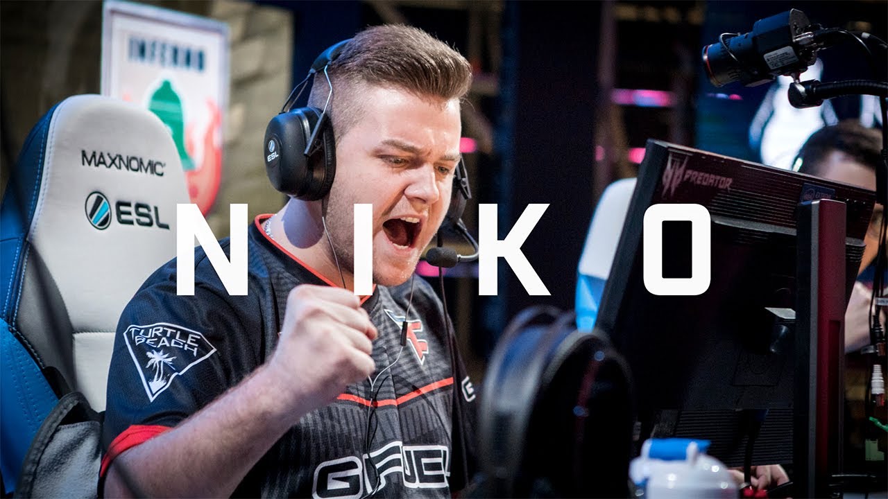 iG下路Ahn分享外滩游客照：上海~三年前梦开始的地方！